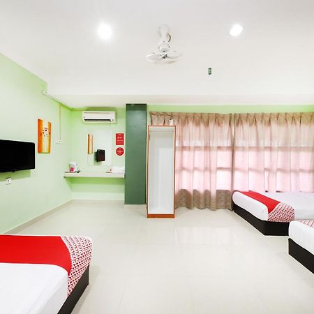 Super Oyo 720 Corridor Hotel 2 Pekan Esterno foto